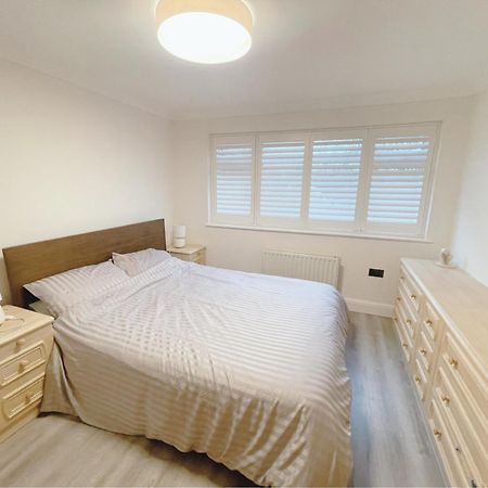 Home Near London Heathrow, Slough,Windsor,Legoland Colnbrook Buitenkant foto