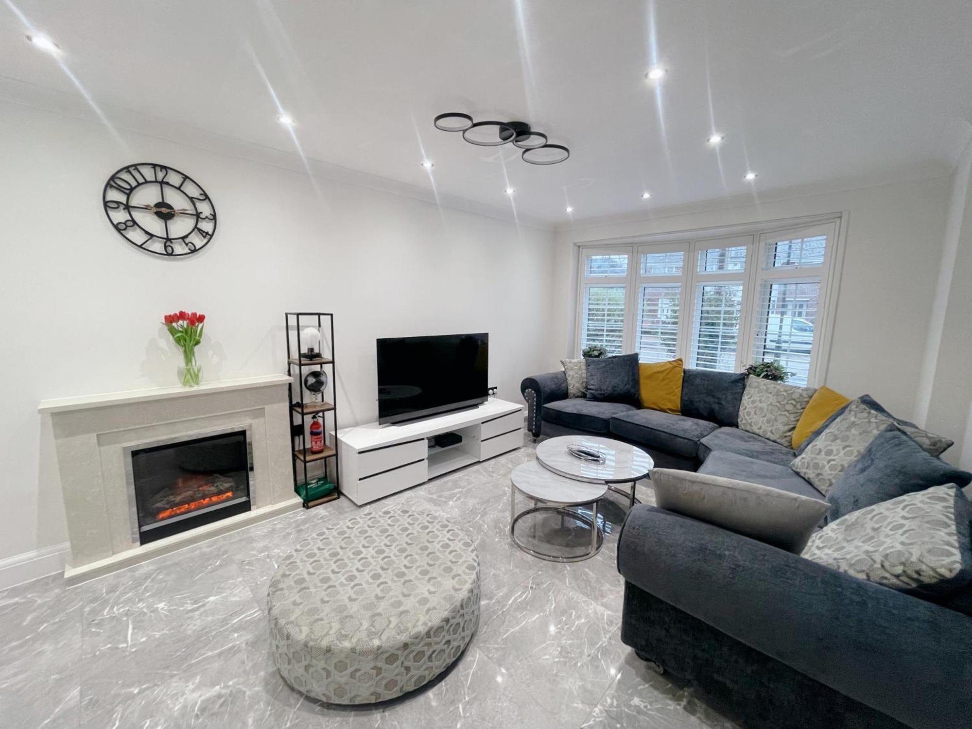 Home Near London Heathrow, Slough,Windsor,Legoland Colnbrook Buitenkant foto